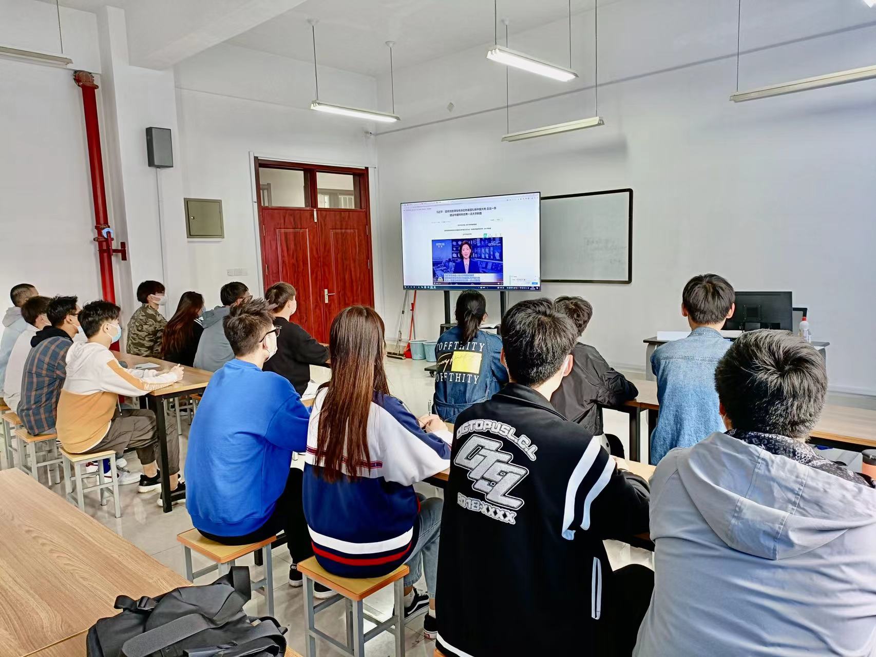 青岛工学院师生热议习近平总书记在中国人民大学考察时的重要讲话精神