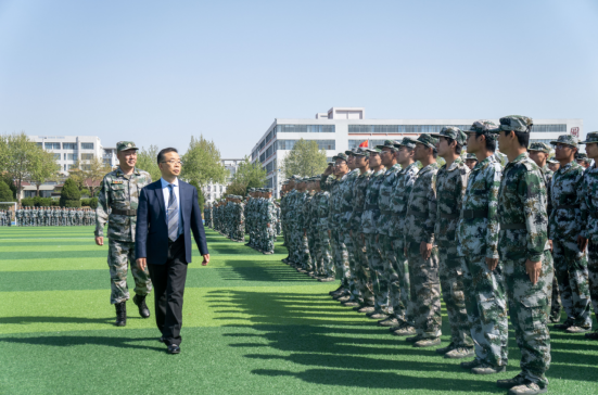 蜕变成长，启航新征程——青岛工学院2022级新生军训结营仪式圆满举行