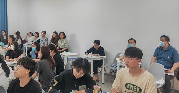 聚焦课堂提质量  互听互评促成长—— 青岛工学院开展公开教学听课评课活动