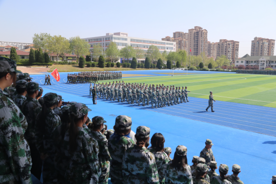 蜕变成长，启航新征程——青岛工学院2022级新生军训结营仪式圆满举行