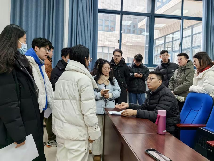 主动出击——纳四海英才 主动出击——纳四海英才