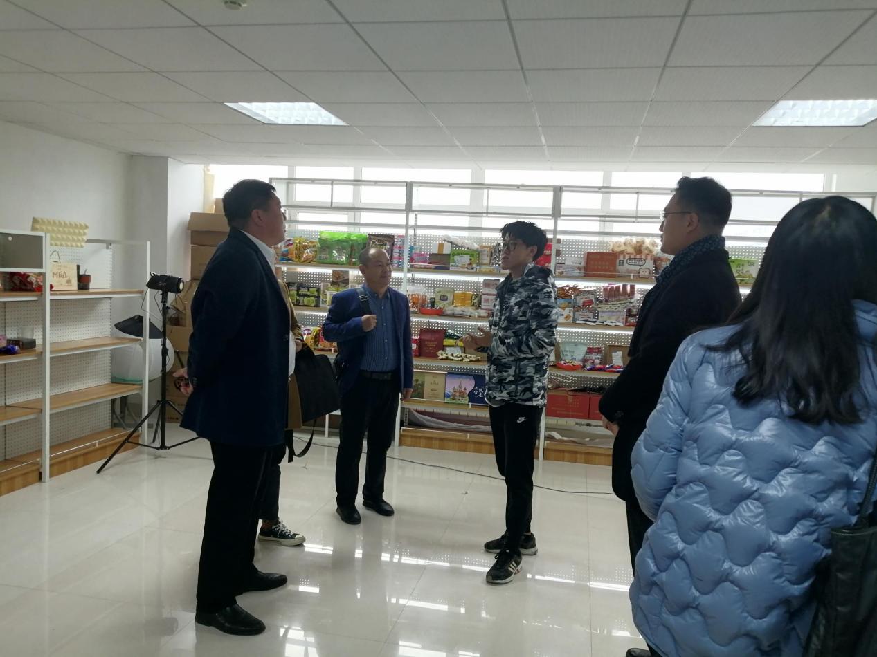 青岛上合国际贸易有限公司来我校参观交流 青岛上合国际贸易有限公司来我校参观交流