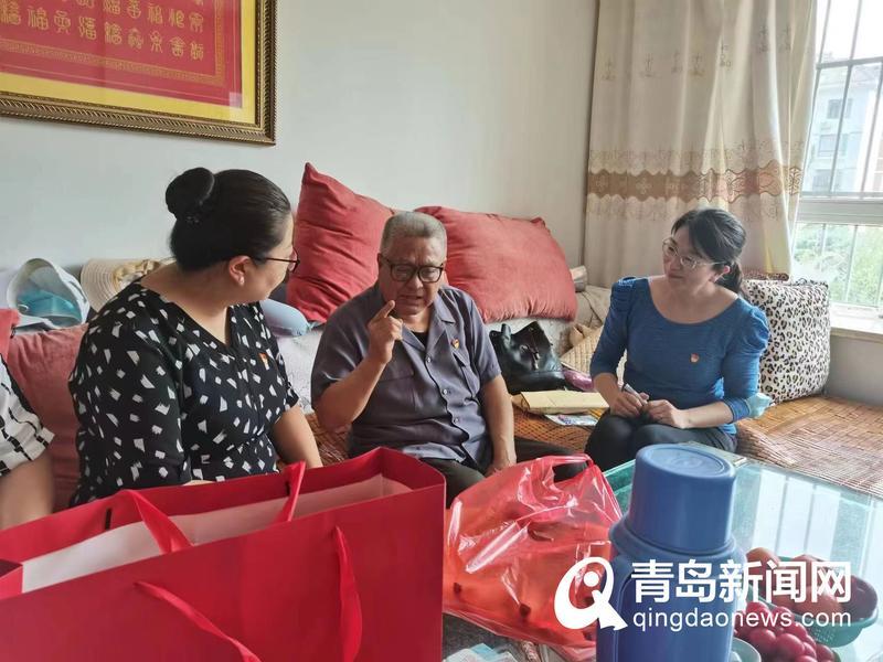 《青岛新闻》七一慰问党情浓,不忘初心传薪火——青岛工学院外语学院党总支开展走访慰问老党员活动 《青岛新闻》七一慰问党情浓,不忘初心传薪火——青岛工学院外语学院党总支开展走访慰问老党员活动