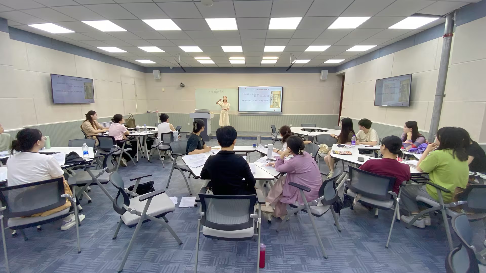 凝“新”聚力 初试锋芒——基础教育学院开展新教师课前试讲活动 凝“新”聚力 初试锋芒——基础教育学院开展新教师课前试讲活动