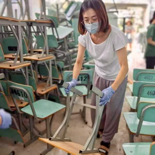 齐心清校园,“净”待新学期|外语学院全体教师助力开学工作 齐心清校园,“净”待新学期|外语学院全体教师助力开学工作
