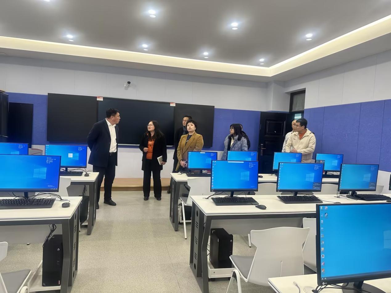 青岛上合国际贸易有限公司来我校参观交流 青岛上合国际贸易有限公司来我校参观交流
